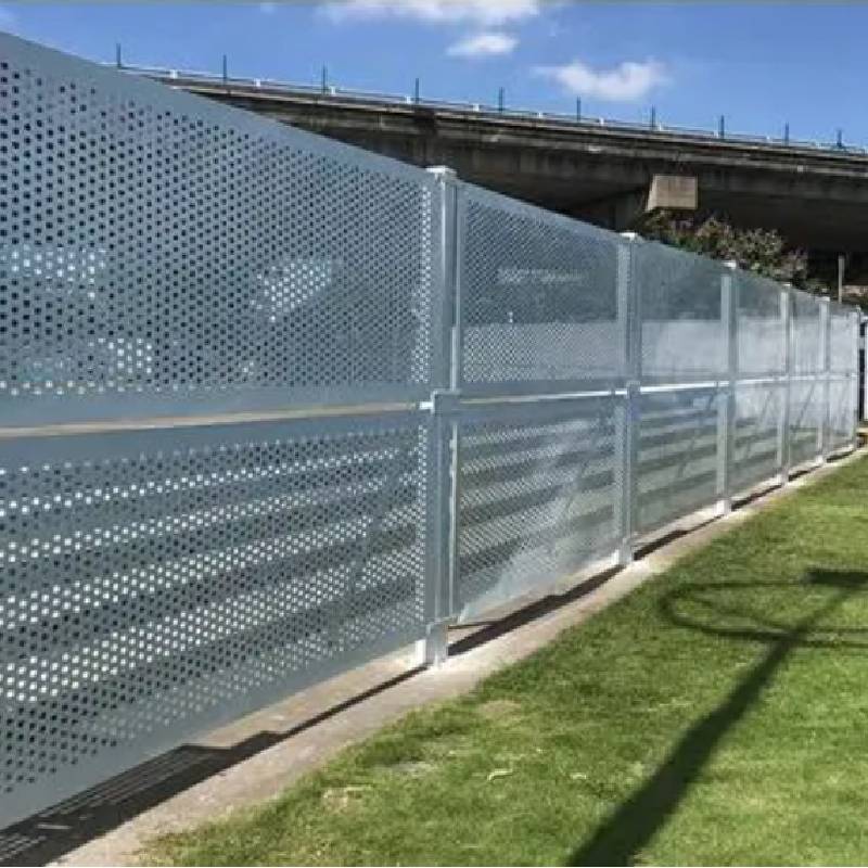 installing welded wire fence
